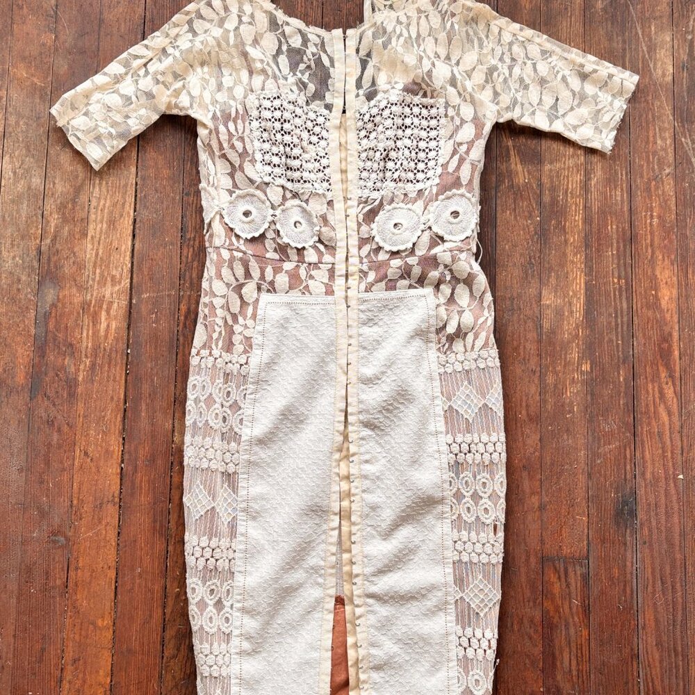 Pristine Vintage Embroidered and Lace White Mini Dress Small - Picture 13 of 13